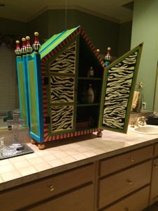 Display cases and cabinets